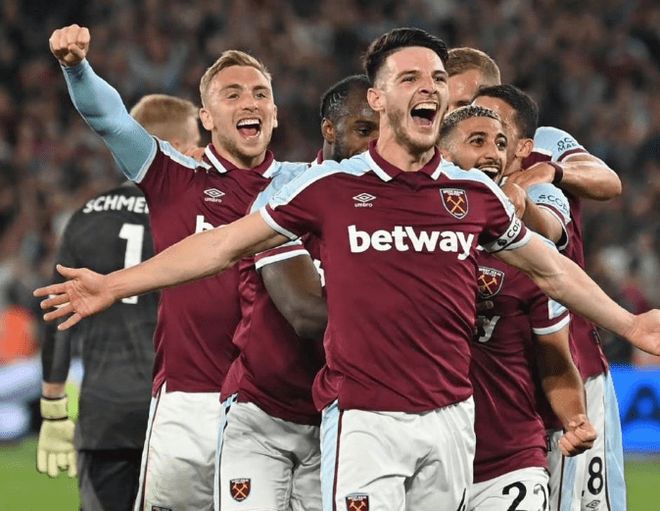 黑白配色是明智之选 😎